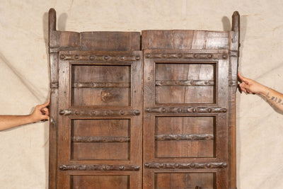 Biscottini Porta portone in legno massello e ferro da interno o da esterno vecchia e antica medievale scorrevole