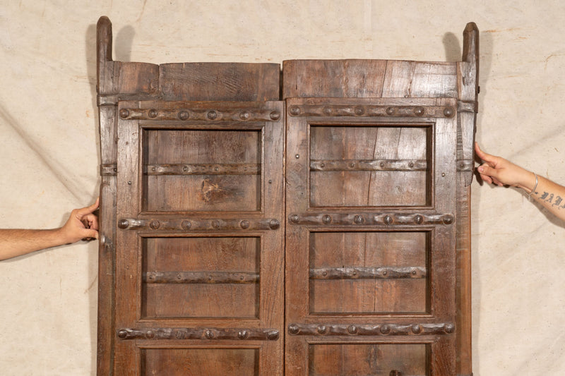 Biscottini Porta portone in legno massello e ferro da interno o da esterno vecchia e antica medievale scorrevole