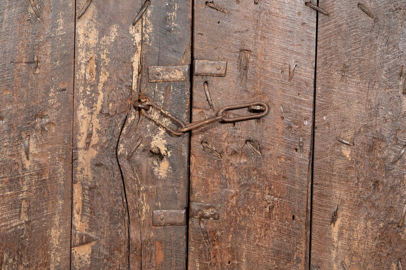 Biscottini Porta portone in legno massello e ferro da interno o da esterno vecchia e antica medievale scorrevole