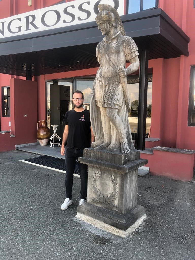 Biscottini Coppia di centurioni in Pietra con Base L80xPR60xH280 cm Splendida statue