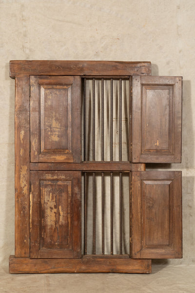 Biscottini Finestra finestrina grata porta in legno massello e in ferro antica e vecchia con telaio da interno o da esterno