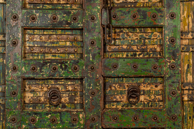 Biscottini Porta portone in legno massello e ferro da interno o da esterno vecchia e antica medievale scorrevole