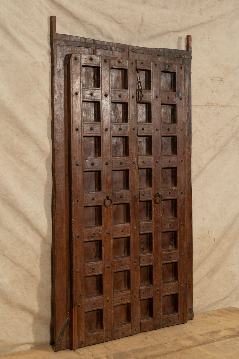 Biscottini Porta portone in legno massello e ferro da interno o da esterno vecchia e antica medievale scorrevole