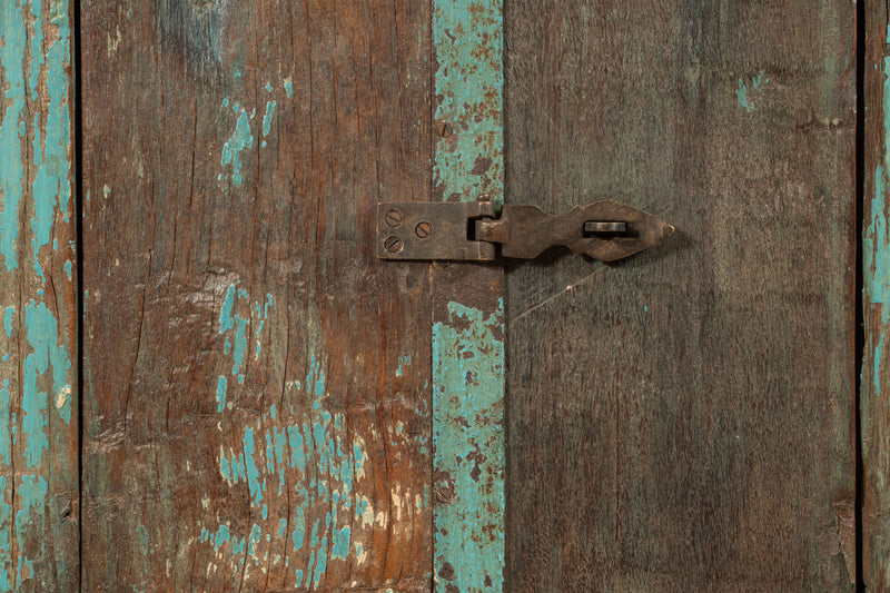Biscottini Finestra finestrina grata in legno massello e in ferro antica e vecchia medievale con telaio da interno o da esterno