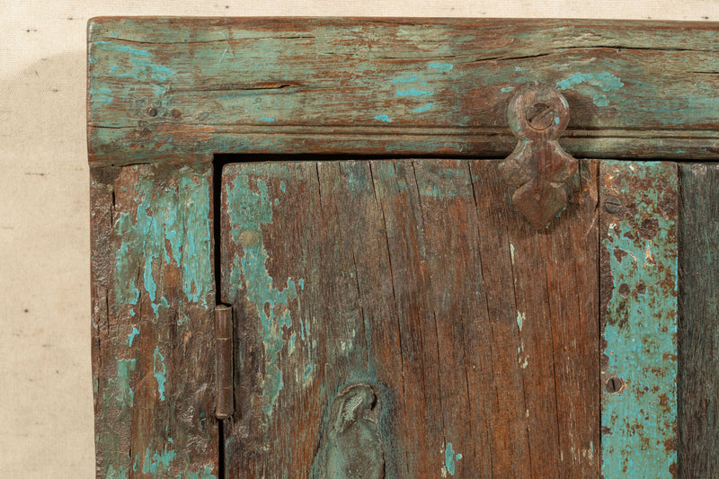 Biscottini Finestra finestrina grata in legno massello e in ferro antica e vecchia medievale con telaio da interno o da esterno