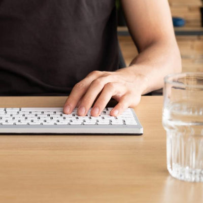 R-Go Tools RGOCONDWLWH tastiera Ufficio USB QWERTY Olandese Bianco (R-Go Compact Break Ergonomic Keyboard,)