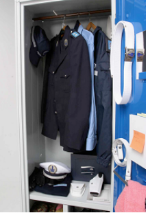 Armadietto spogliatoio con 2 vani portaoggetti e tesoretto per Polizia Locale Municipale cm. 60x50x195h