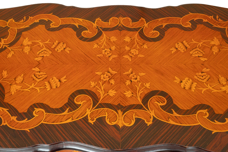 Biscottini Scrivania in legno impiallacciato finitura noce arricchita con intarsi e decori in bronzo totalmente realizzati a mano