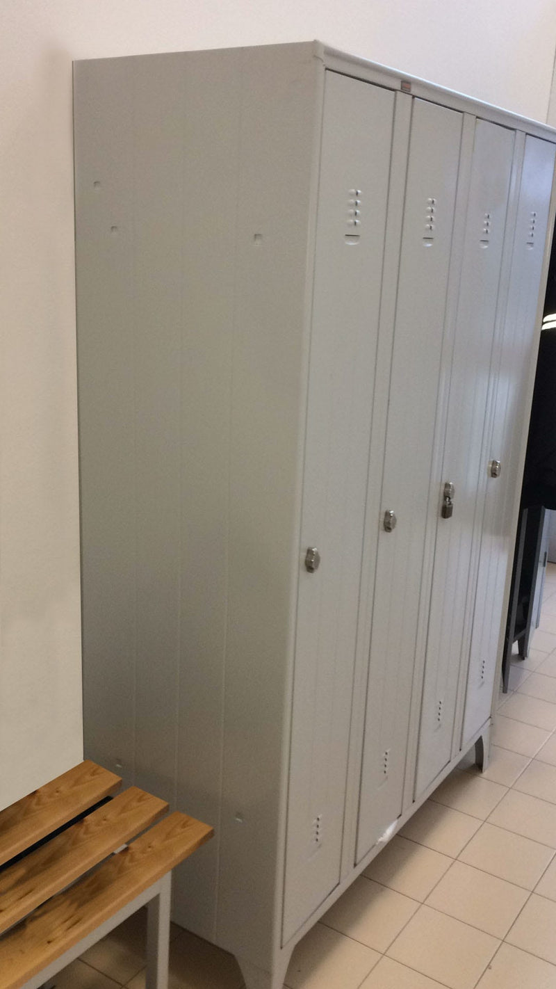 Armadio da spogliatoio per 4 posti in lamiera verniciata cm. 120x50x180h