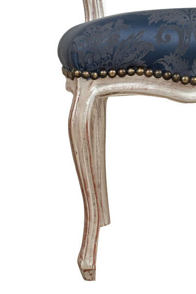 Biscottini Sedia poltroncina stile francese Luigi XVI in legno massello di faggio finitura argento e blu