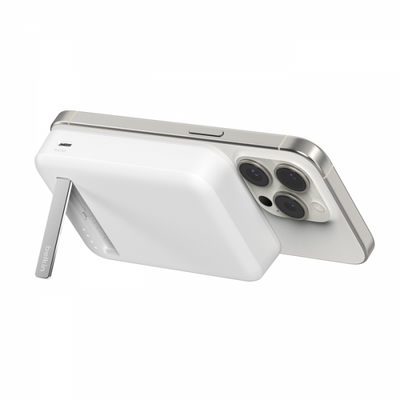 Belkin BoostCharge Pro Carica wireless Bianco (10K MAGSAFE POWERBANK W KICKSTANDWHT)