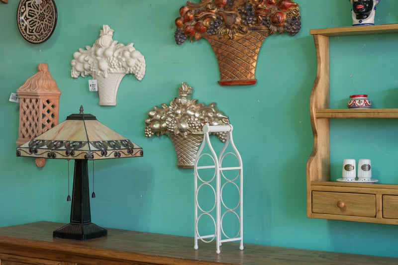 Biscottini Porta bottiglie in ferro battuto finitura bianca anticata Cantinetta Offerta