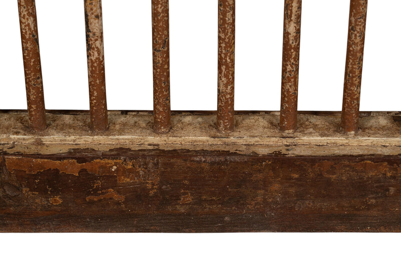 Biscottini Finestra finestrina grata in legno massello e in ferro antica e vecchia medievale con telaio da interno o da esterno