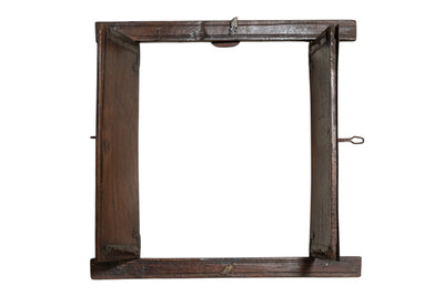 Biscottini Finestra finestrina grata in legno massello e in ferro antica e vecchia medievale con telaio da interno o da esterno