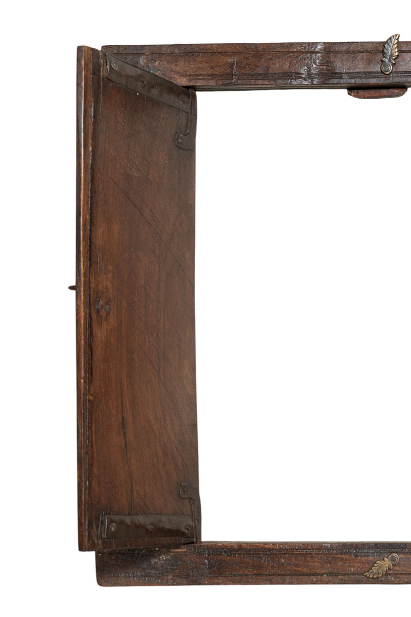 Biscottini Finestra finestrina grata in legno massello e in ferro antica e vecchia medievale con telaio da interno o da esterno