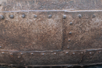 Biscottini VECCHIO CONTENITORE IN FERRO BATTUTO