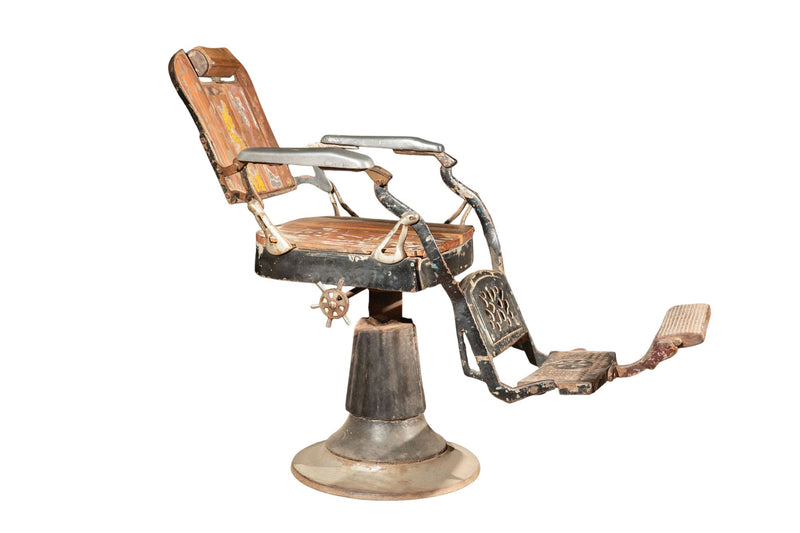 Biscottini Vecchia sedia poltrona da barbieri restaurata