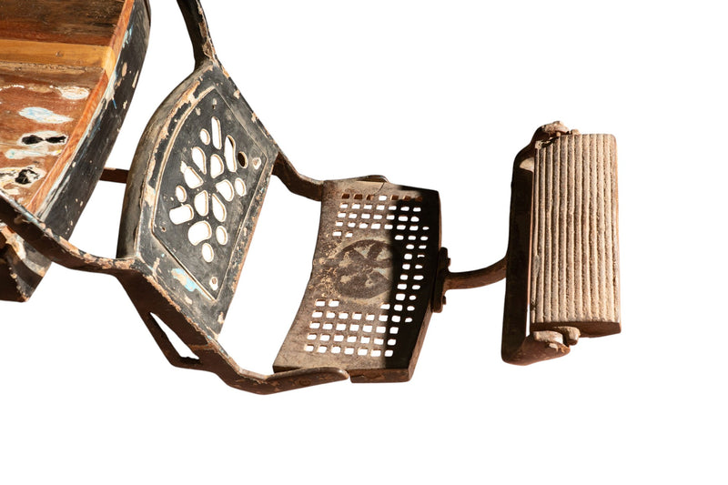 Biscottini Vecchia sedia poltrona da barbieri restaurata