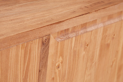 Biscottini Mobile porta Tv Country in legno massello di tiglio finitura naturale L129xPR40xH60 cm. Made in Italy