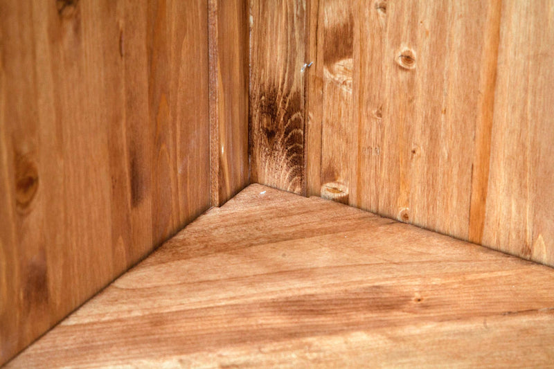 Biscottini Angoliera Country in legno massello di tiglio finitura naturale L50xPR50xH184 cm. Made in Italy