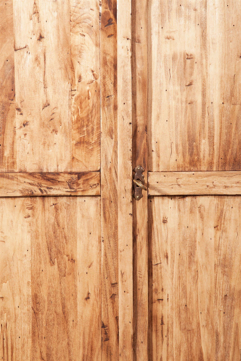 Biscottini Stipetto Country in legno massello di tiglio finitura naturale L68xPR25xH98 cm. Made in Italy