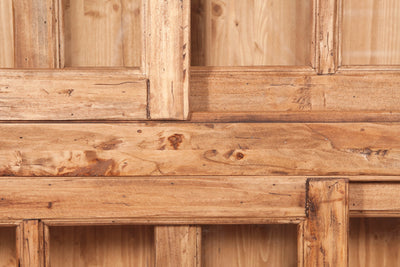 Biscottini Libreria vetrina con ante scorrevoli in legno massello di tiglio, finitura naturale L154xPR37xH212 cm. Made in Italy