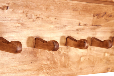 Biscottini Attaccapanni a mensola in legno massello di tiglio finitura naturale L157xPR22xH25 cm. Made in Italy