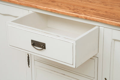 Biscottini Credenza Country in legno massello di tiglio struttura bianca anticata piano finitura naturale L160xPR42xH90 cm. Made in Italy