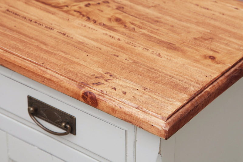 Biscottini Comodino Country in legno massello di tiglio struttura bianca piano finitura naturale L46xPR36xH70 cm. Made in Italy sx