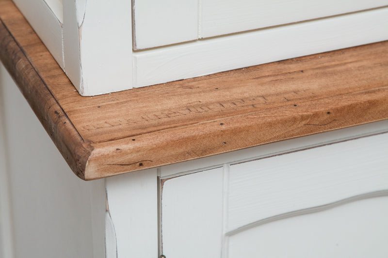 Biscottini Credenza in legno massello di tiglio struttura bianca piano finitura naturale L125xPR42xH207 cm. Made in Italy