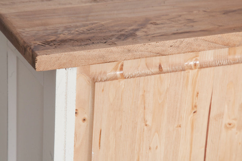 Biscottini Piccola libreria Country in legno massello di tiglio struttura bianca anticata piano finitura naturale L68xPR25xH98 cm. Made in