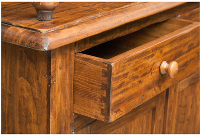 Biscottini Vetrina credenza in legno massello di tiglio finitura noce L107xPR43xH238 cm. Made in Italy