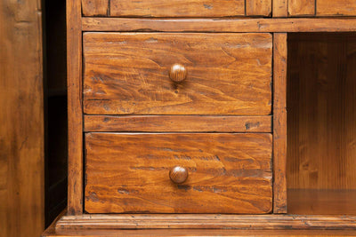 Biscottini Vetrina Country in legno massello di tiglio finitura noce L156xPR50xH200 cm. Made in Italy