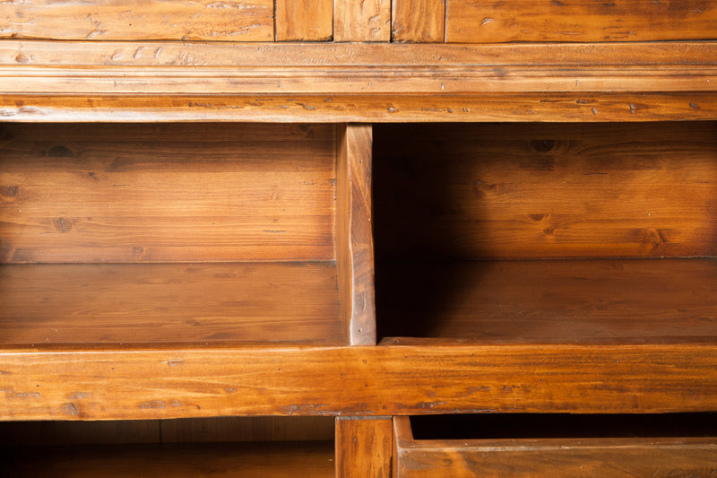 Biscottini Libreria Country in legno massello di tiglio finitura noce L172xPR50xH226 cm. Made in Italy