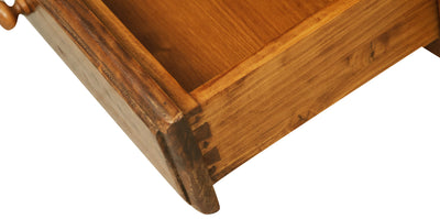 Biscottini Comodino Country in legno massello di tiglio finitura noce L56xPR36xH66 cm. Made in Italy