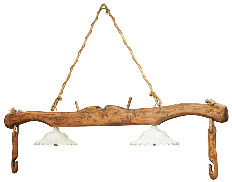 Biscottini Giogo lampadario in legno massello di tiglio finitura noce .Made in Italy