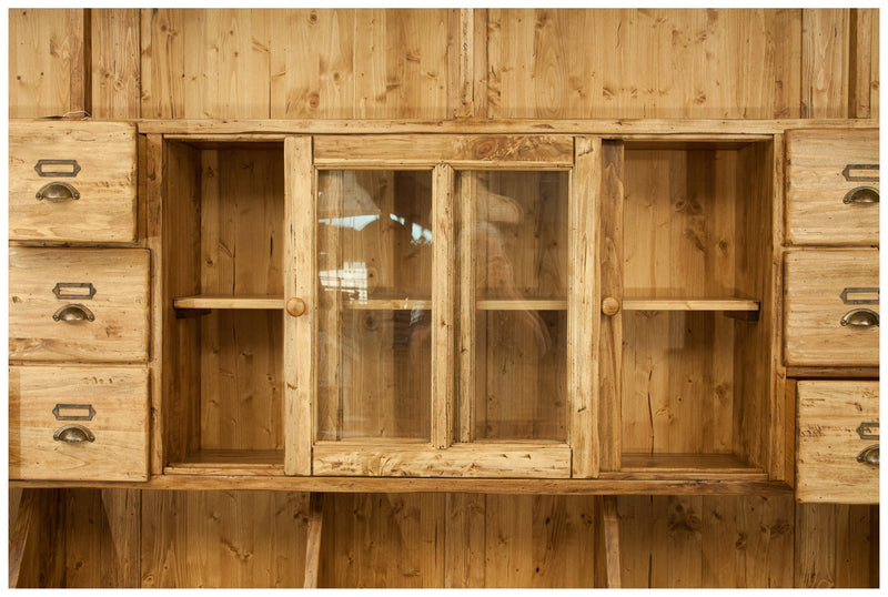 Biscottini Mobile farmacia in legno massello di tiglio finitura naturale L284xPR40xH220 cm . Made in Italy