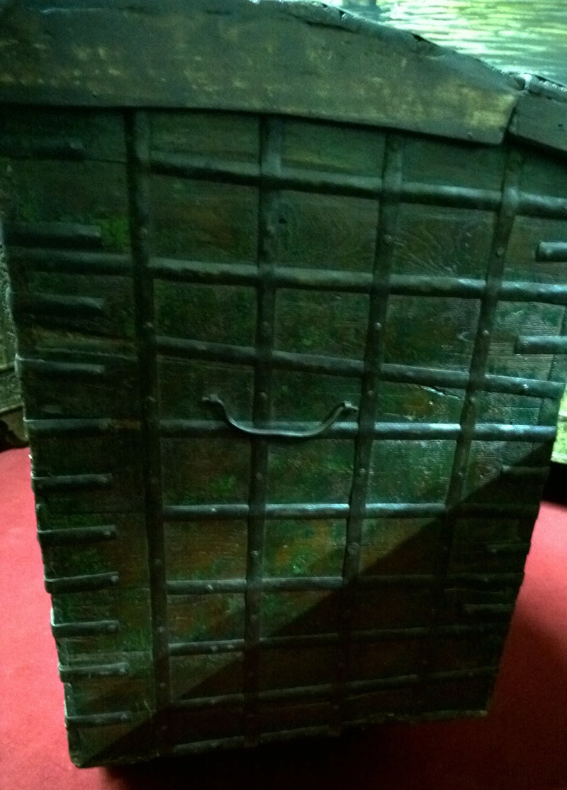 Biscottini Vecchio forziere in legno e ferro L126xPR65xH106 cm realizzato dimensioni Molto