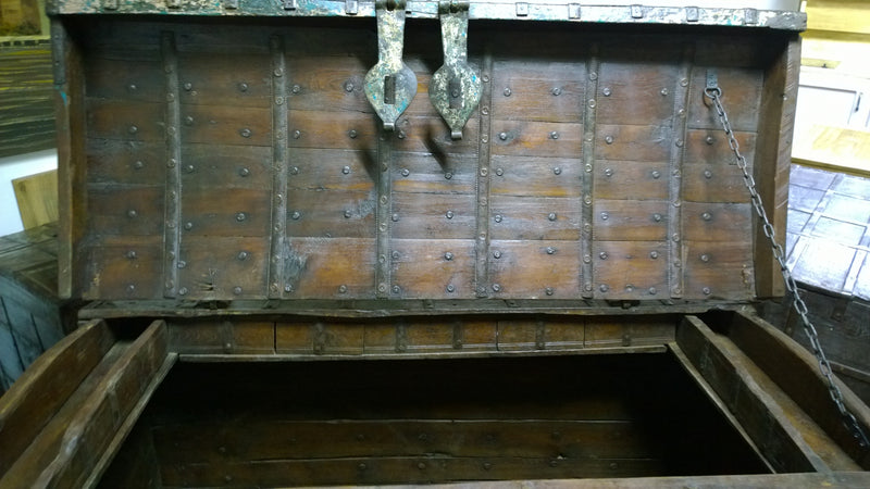 Biscottini Vecchio forziere in legno e ferro L126xPR65xH106 cm realizzato dimensioni Molto