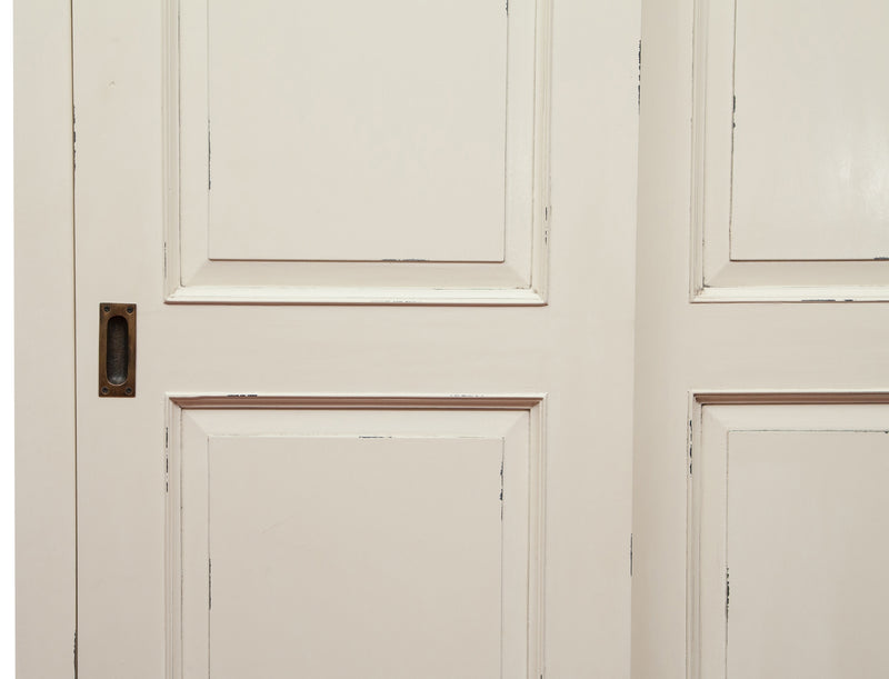 Biscottini Armadio in legno massello finitura bianca anticata L123xPR65xH211 cm Spazioso