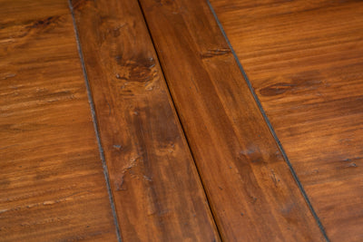 Biscottini Tavolo Country allungabile in legno massello di tiglio struttura bianca anticata piano noce Made in Italy