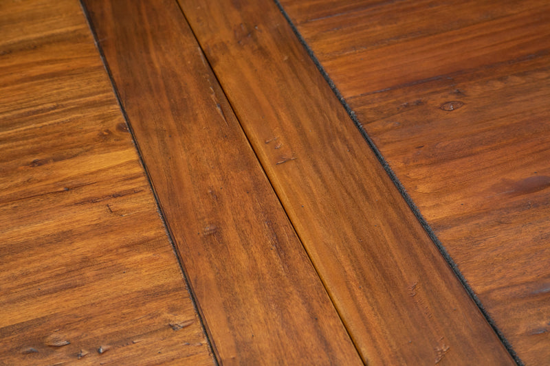 Biscottini Tavolo Country allungabile in legno massello di tiglio struttura bianca anticata top noce L250xPR100xH80 cm. Made in Italy