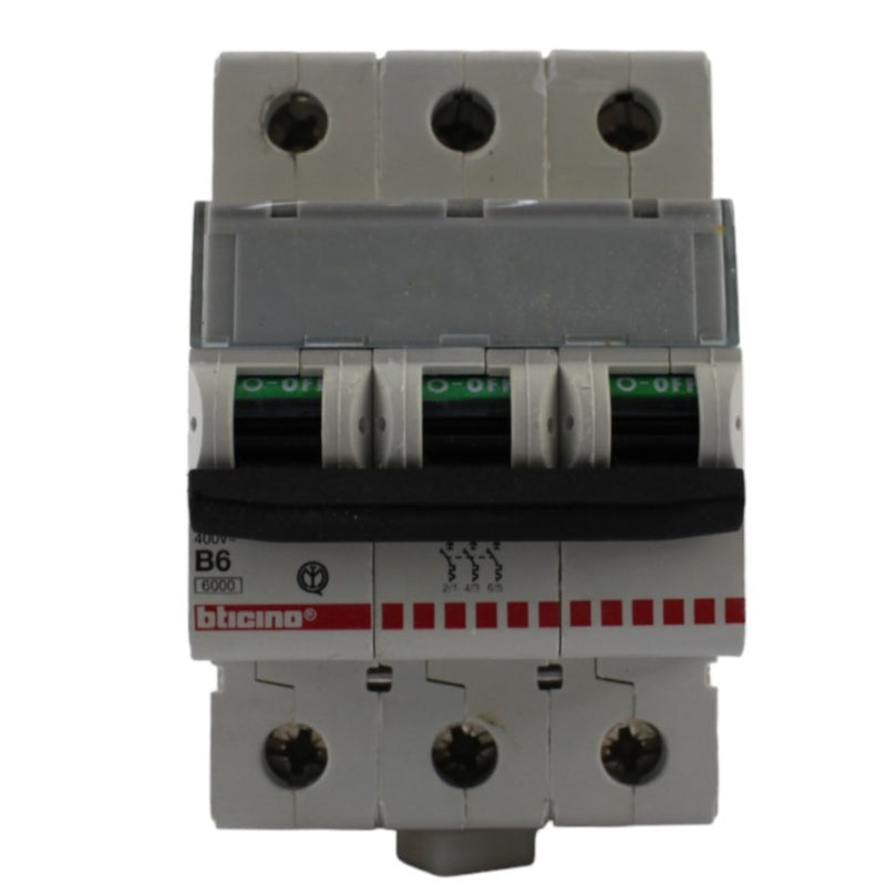 Interruttore magnetotermico 3P 3modulo 6A Bticino