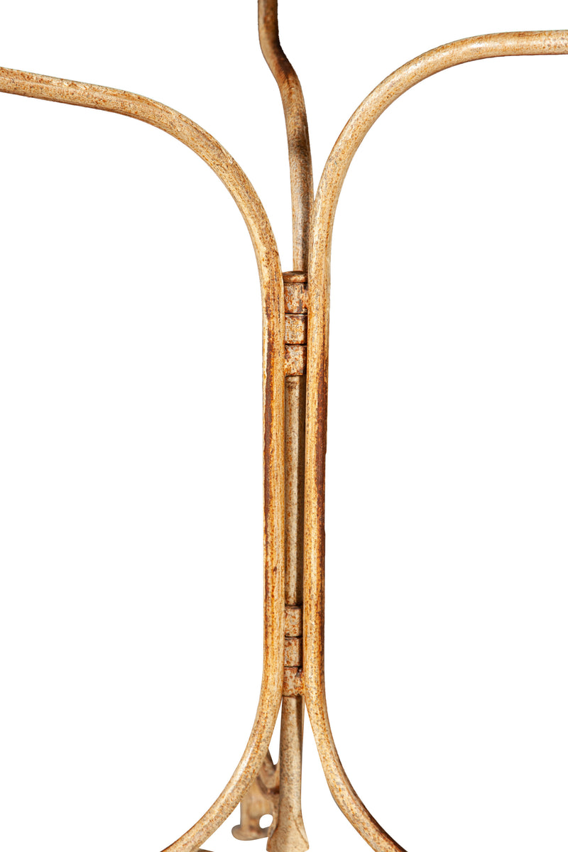 Biscottini TAVOLO ROTONDO PIEGHEVOLE IN FERRO BATTUTO FINITURA CREMA ANTICATA dimensioni