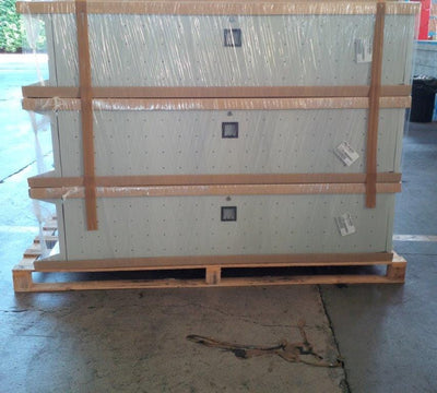 Armadio a 10 caselle con serratura ad ogni singolo sportello e serratura centrale cm. 90x35x106h