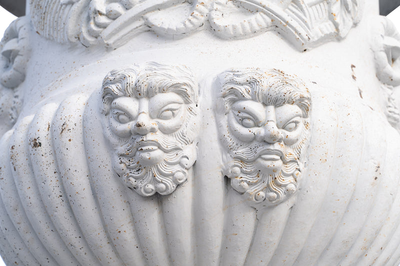 Biscottini Vaso con base in fusione di ghisa finitura bianca anticata Molto Stabile