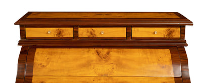Biscottini Scrittoio secretaire in legno impiallacciato finitura noce arricchito con particolari intarsi totalmente realizzati a mano