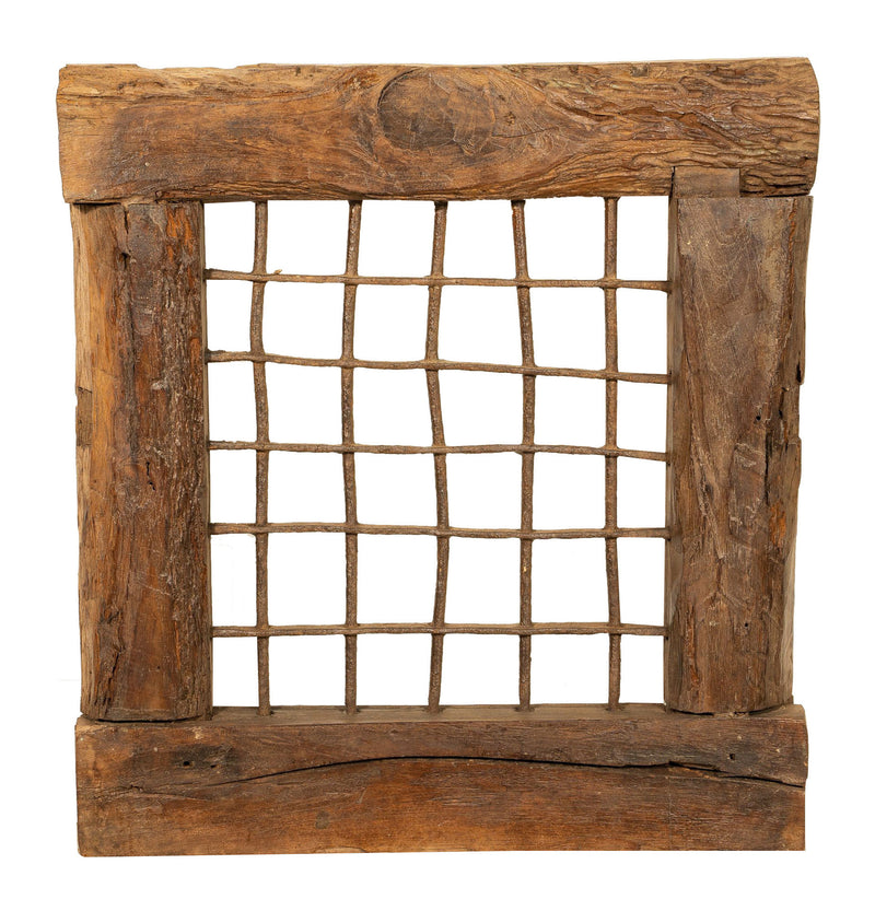 Biscottini Finestra finestrina grata in legno massello e in ferro antica e vecchia medievale con telaio da interno o da esterno