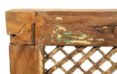 Biscottini Finestra finestrina grata in legno massello e in ferro antica e vecchia medievale con telaio da interno o da esterno