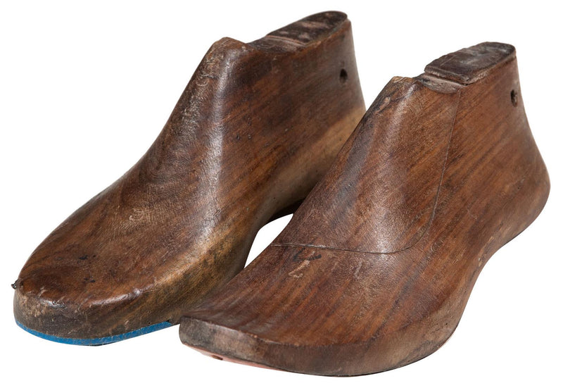 Biscottini Vecchia forma di scarpa anticata in legno misure e forme assortite usata